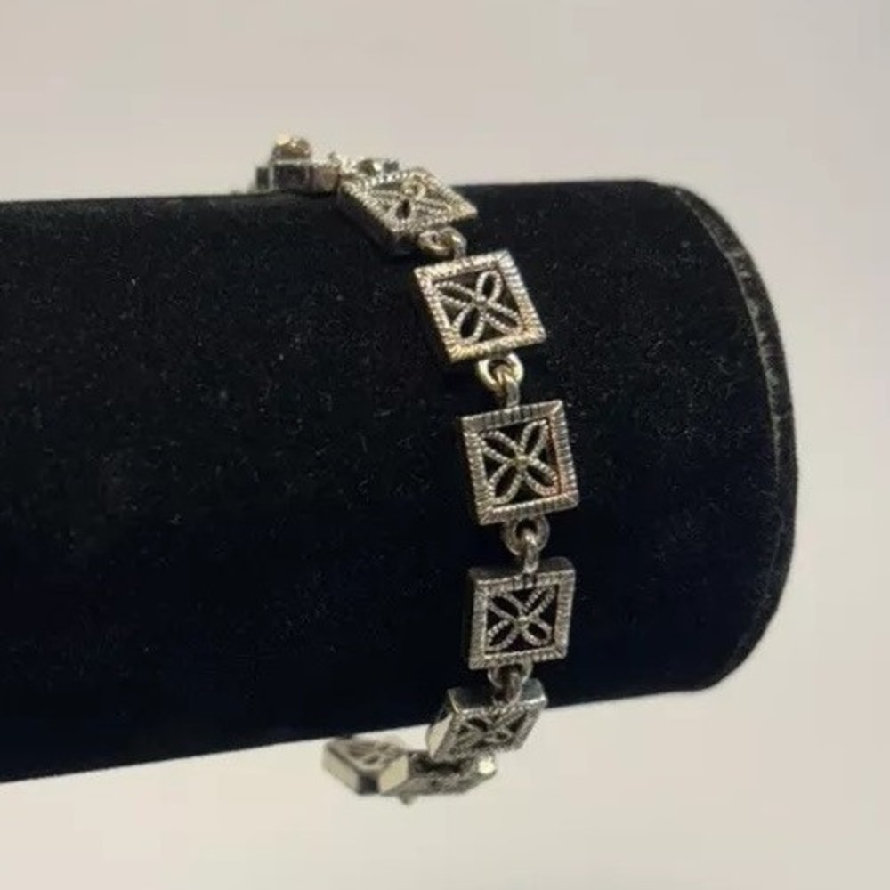 Vintage Bracelet Silvertone‎ Detailed Metalwork Design Napier
